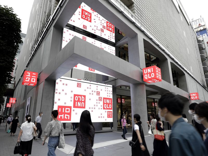 Uniqlo Owner’s Stock Hits Record as Shoppers Go Casual in Pandemic